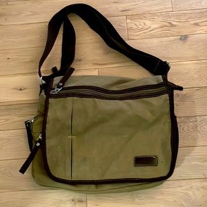 Messenger Bag with 8 pockets